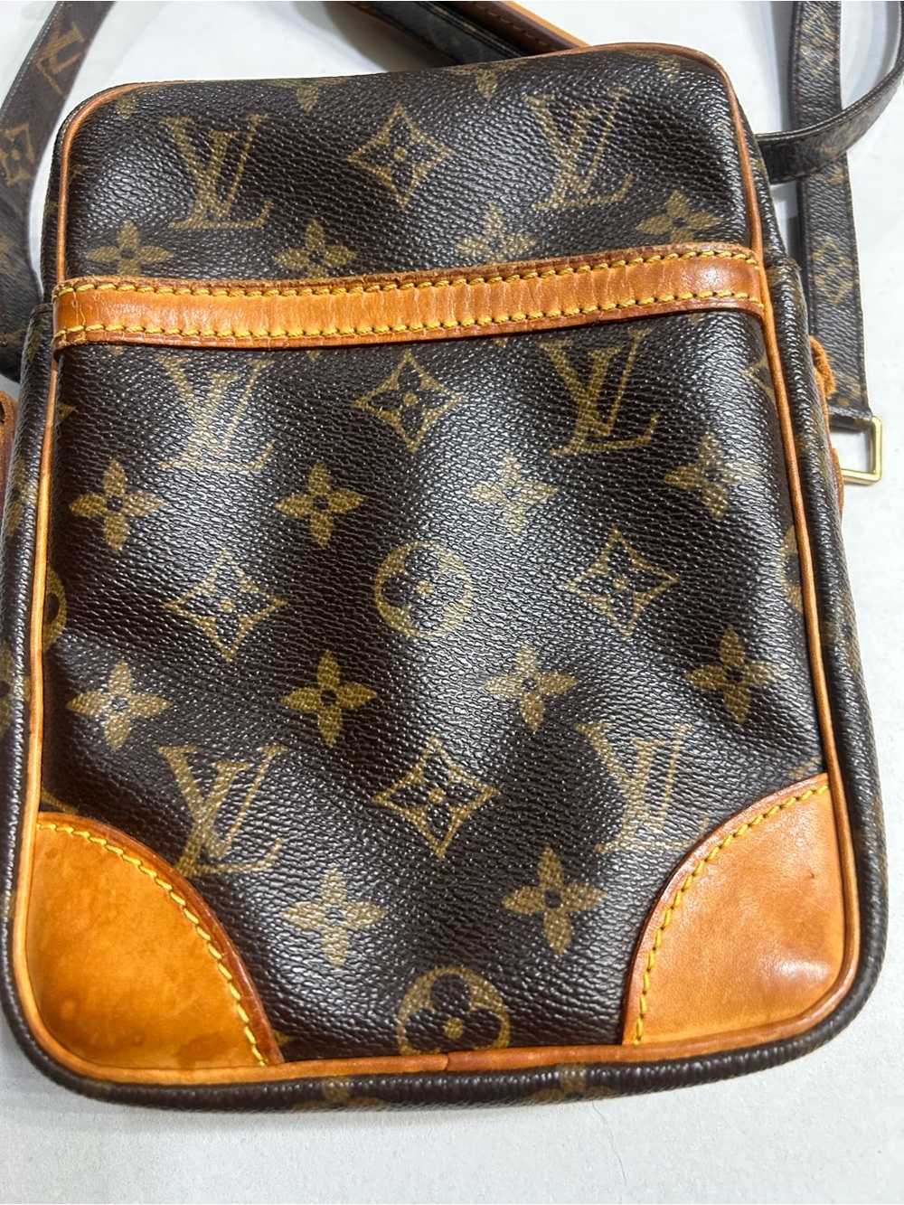 Authentic Louis Vuitton Brown Monogram Crossbody Bag with flaw - Picture 4 of 16